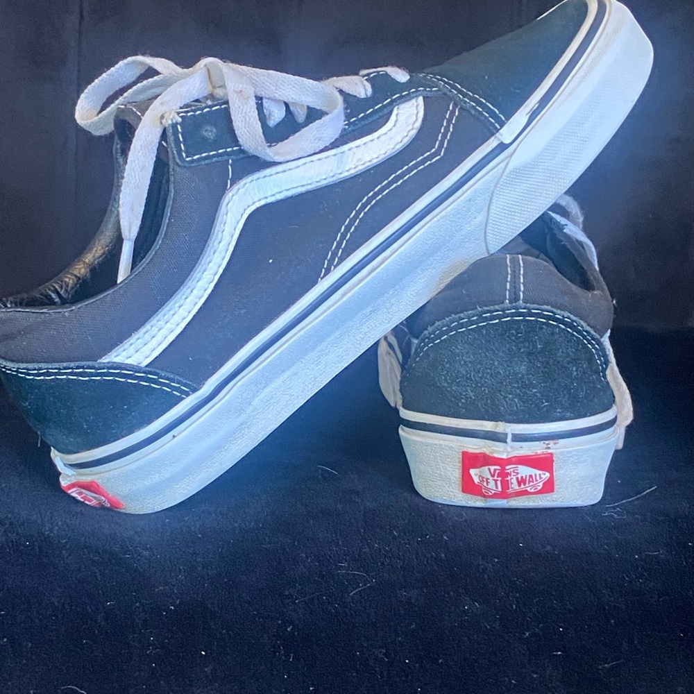 Vans Old Skool Black and White Sneakers Classic Design